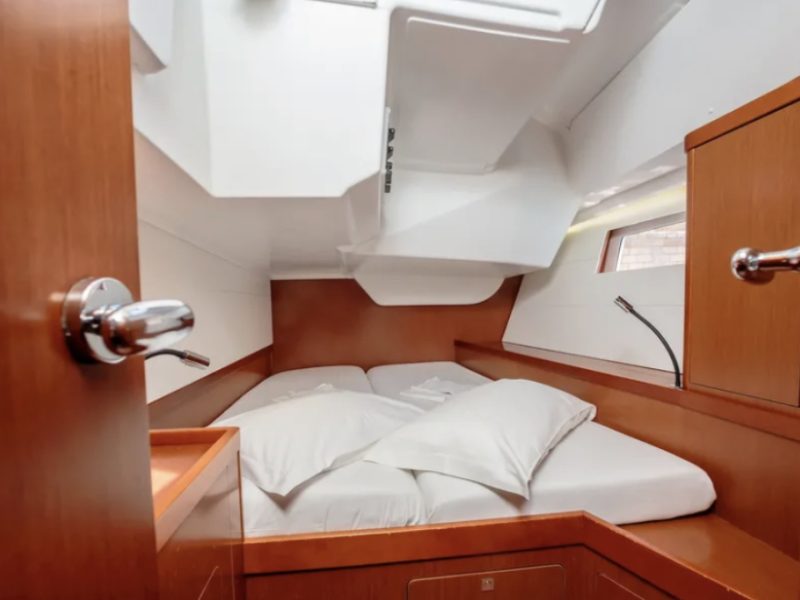 Beneteau Oceanis 48