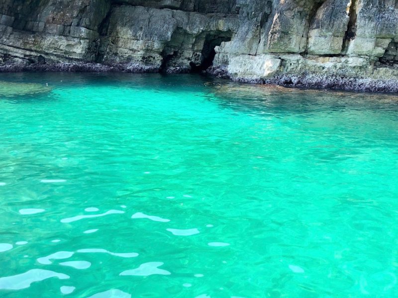 Escursione in barca lungo la costa di Polignano a Mare