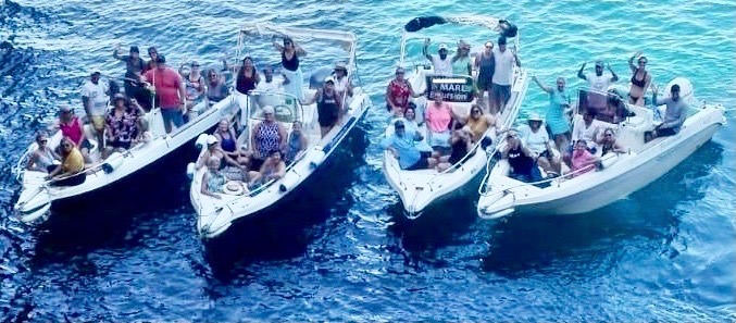 Escursione in barca lungo la costa di Polignano a Mare