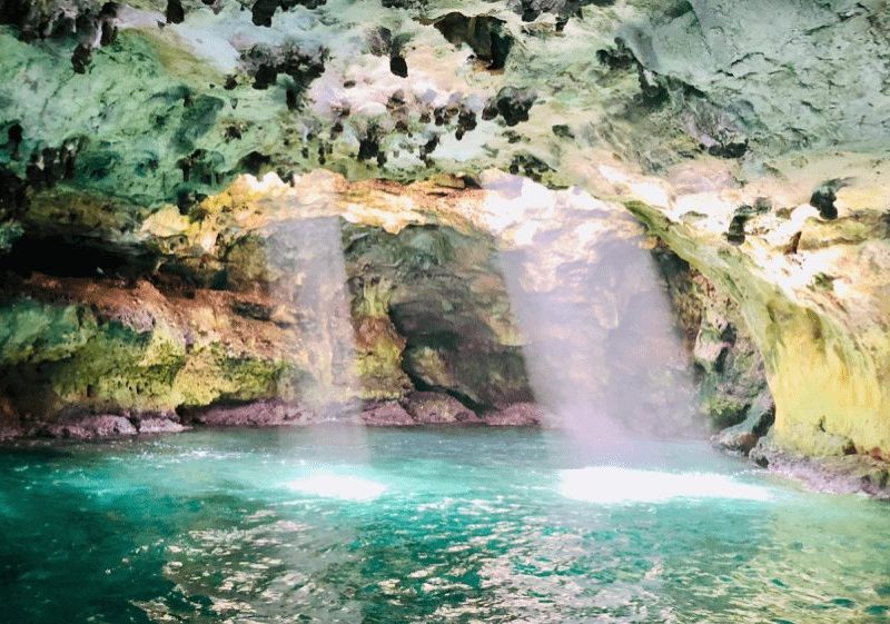 Polignano escursione in barca per le grotte marine